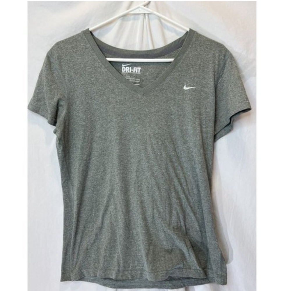 L Nike Women Gray Dri Fit Regular Fit Active Shortsleeve Tshirt EUC